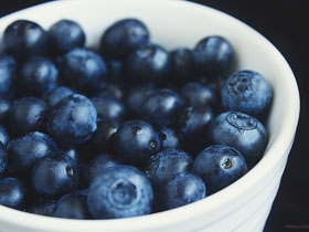 多吃蓝莓苹果葡萄的水果可防2型糖尿病 仅供参